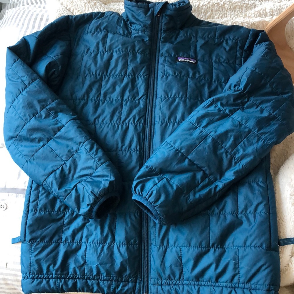 Patagonia puff jacket